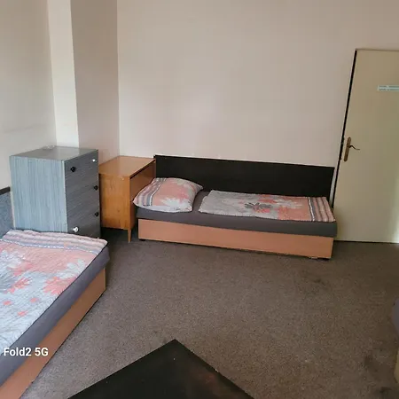 Ubytovna Kadan Apartman *